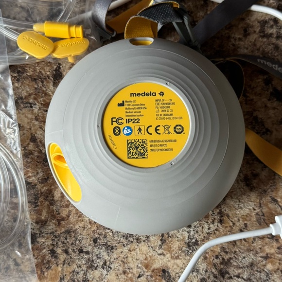 Medela Swing Maxi Breast Pump - Picture 3 of 3